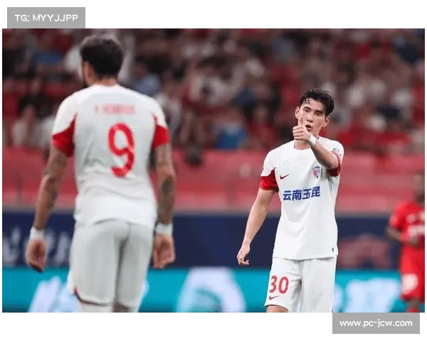 云南玉昆压哨绝平成都蓉城,侯永永首球建功 云南玉昆压哨绝平成都蓉城,侯永永首球建功